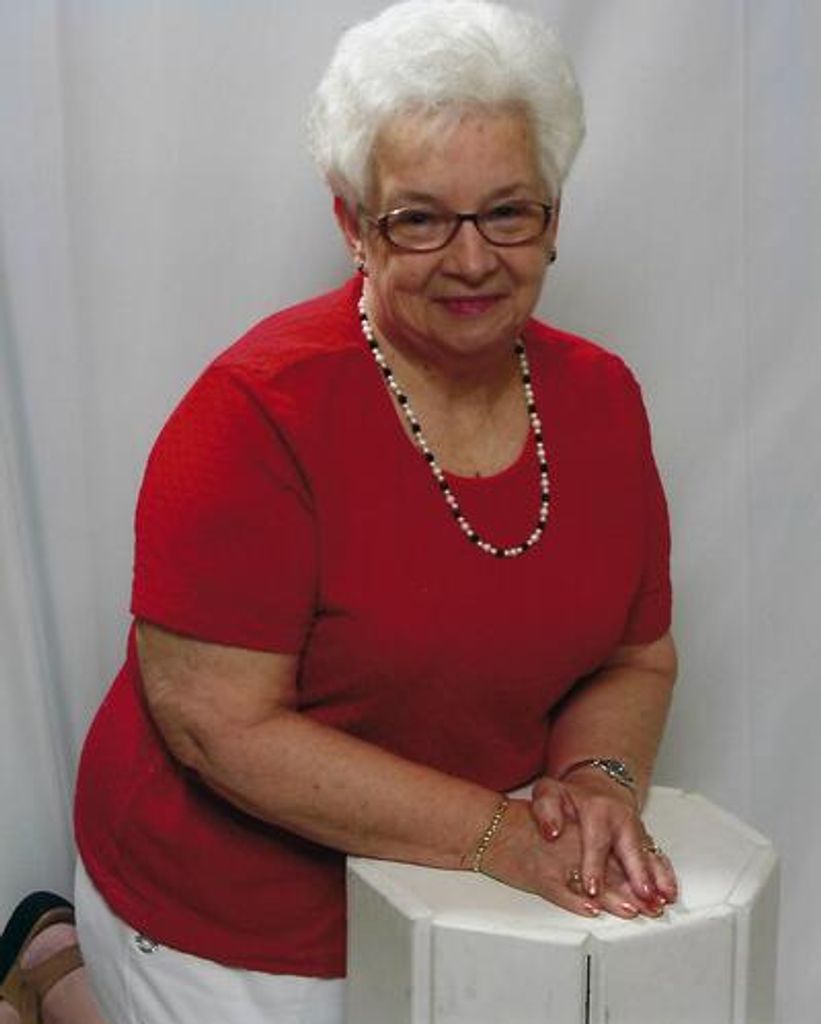 Evelyn Louise Anders Profile Photo