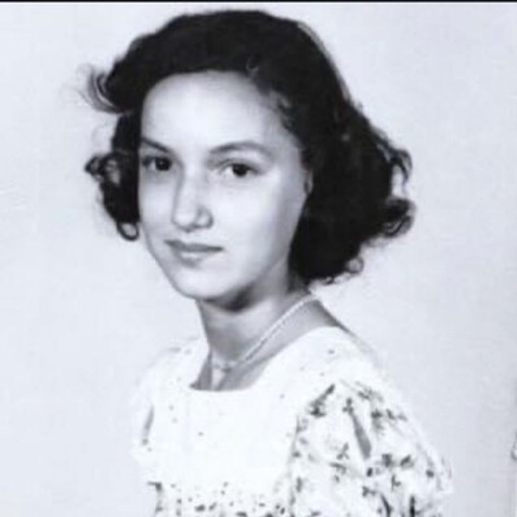 Simone M.J. Gadbois Profile Photo