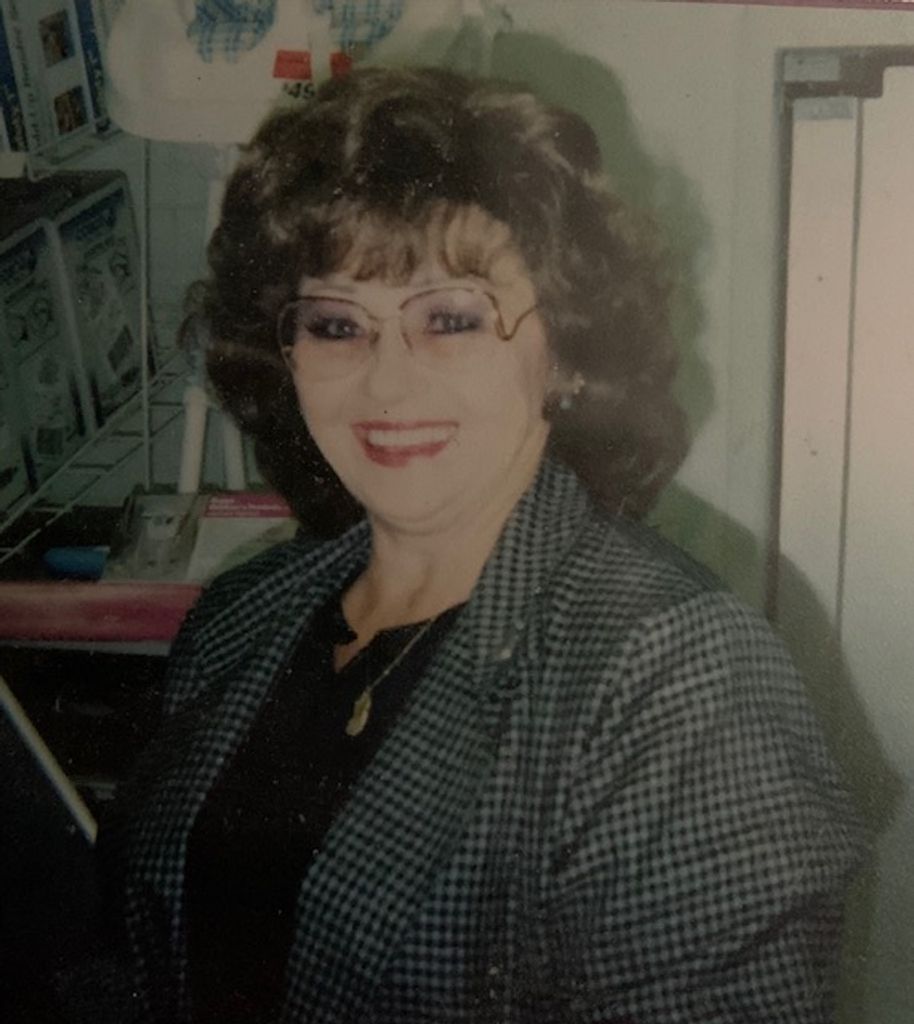 Bettienna "Betty" Kinder