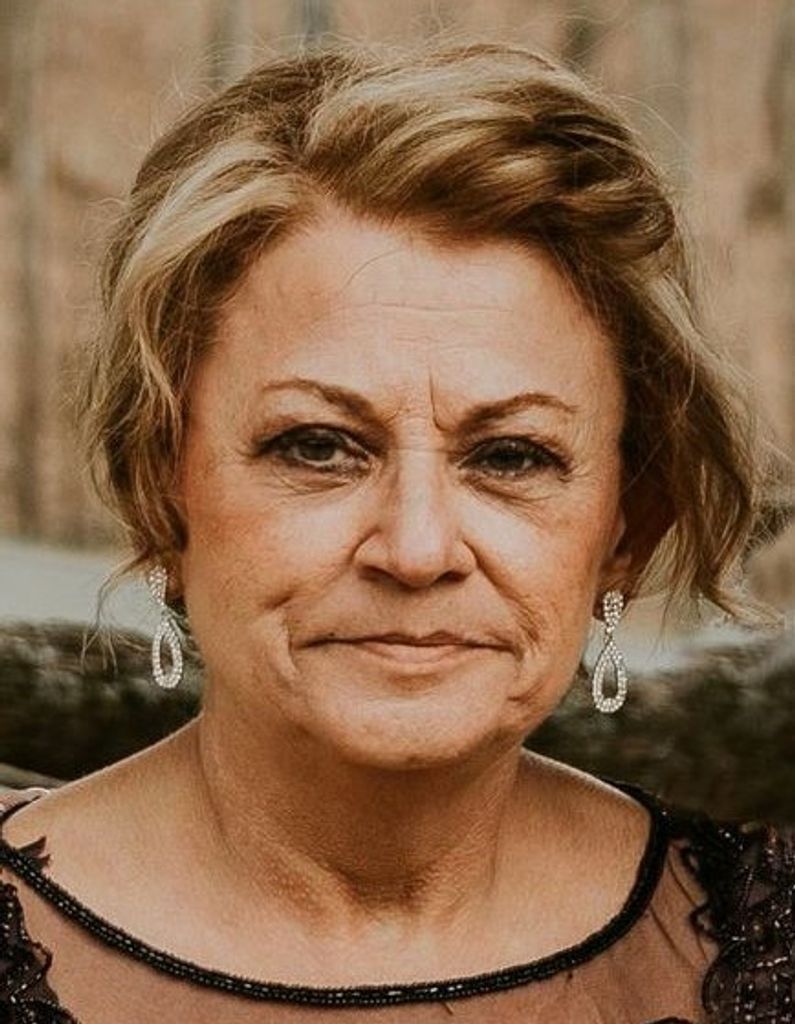 Lori Lee Parker