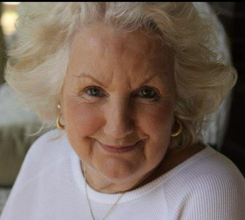 Bonnie Knight Profile Photo