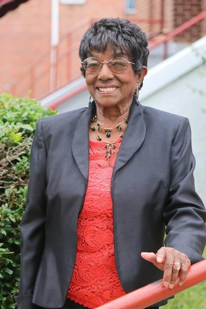 Ozelle Scott Straw Profile Photo