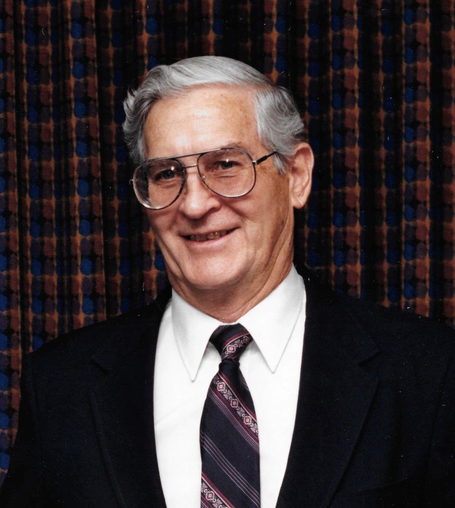 Wallace "Tom" Thomas