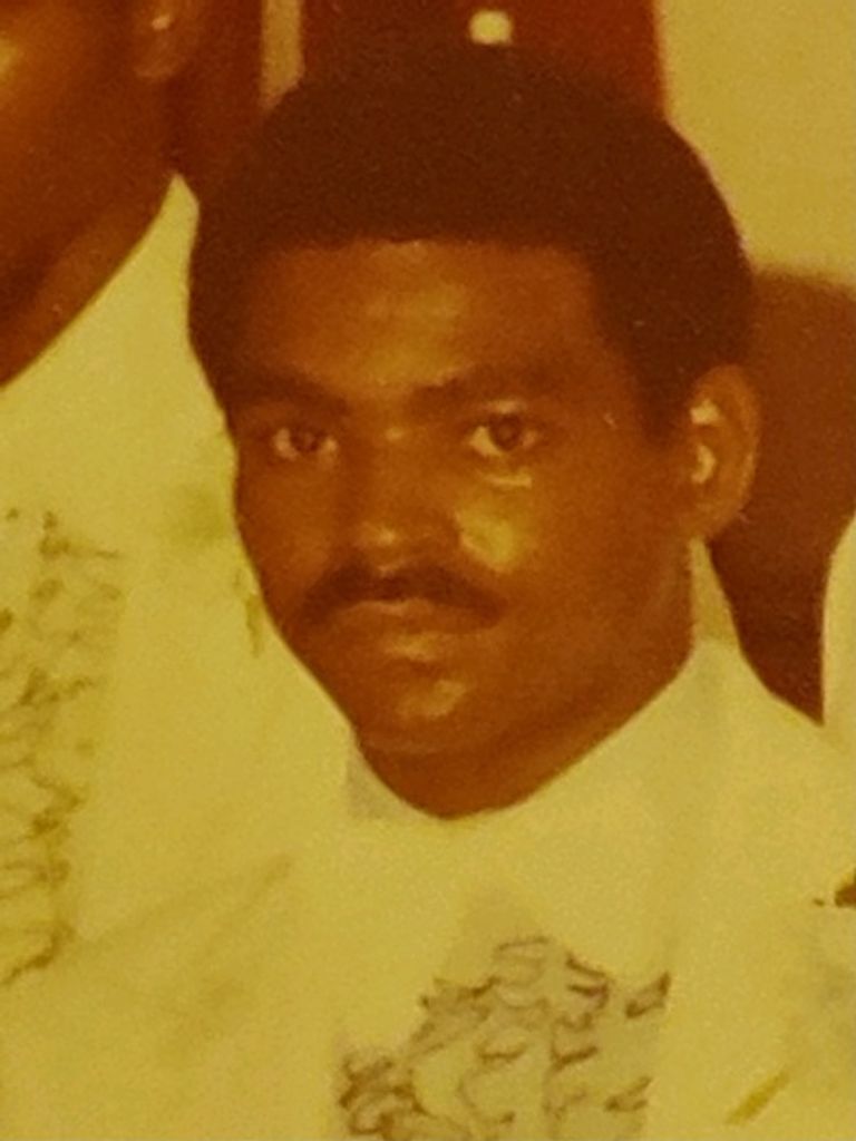 Gordon Darnell Holmes Profile Photo