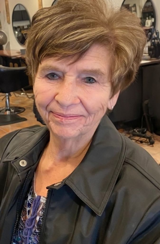 Julia L Holdren Profile Photo