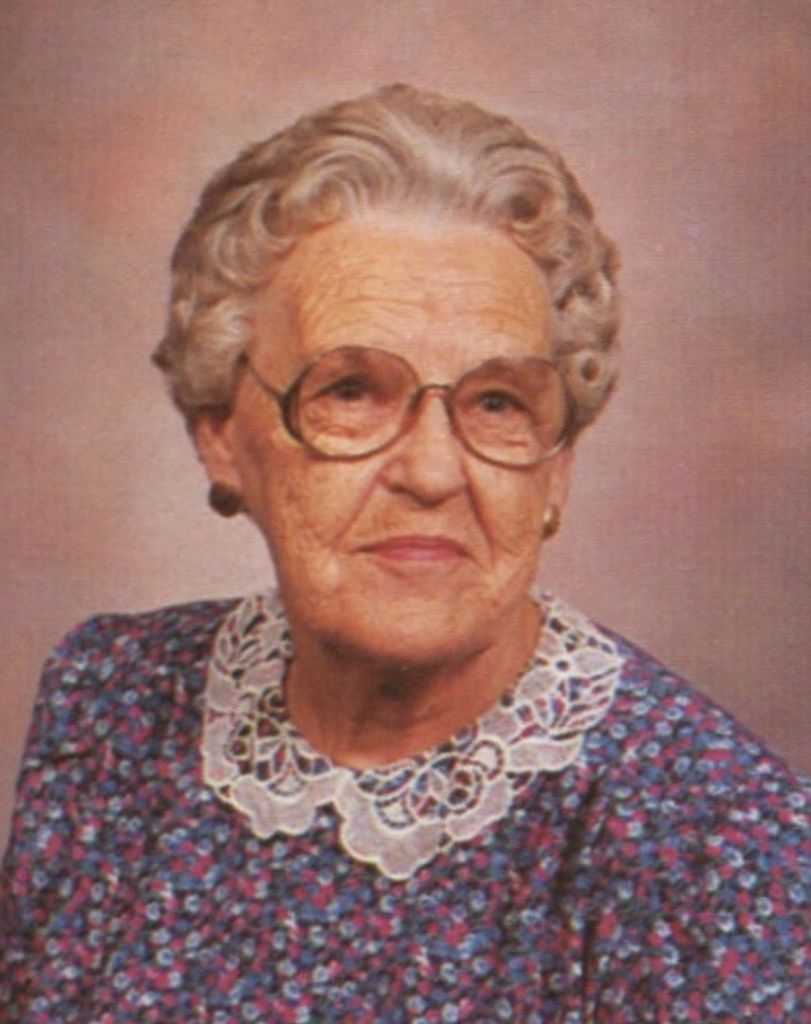 Ovedia Caroline Lutjen Profile Photo