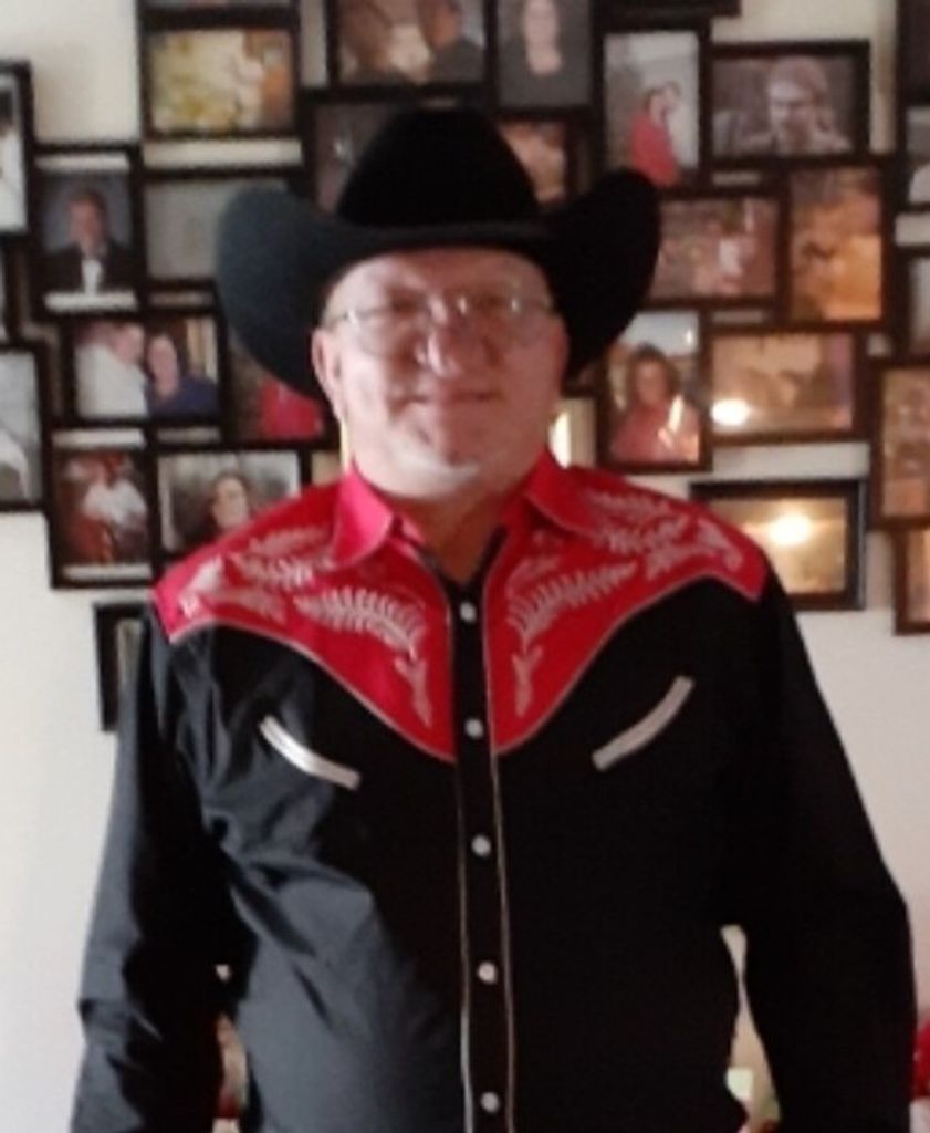 Robert Earl Strickland Profile Photo