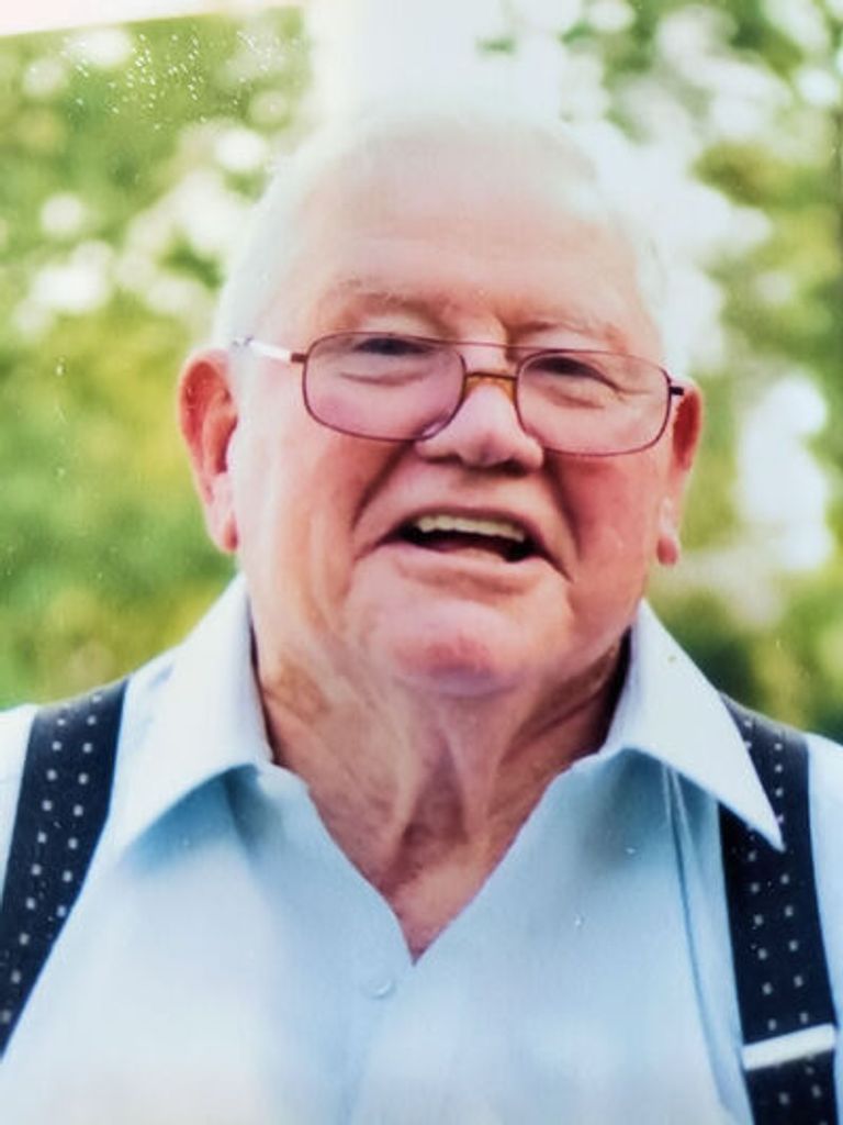 Tom Hadley Russell Profile Photo