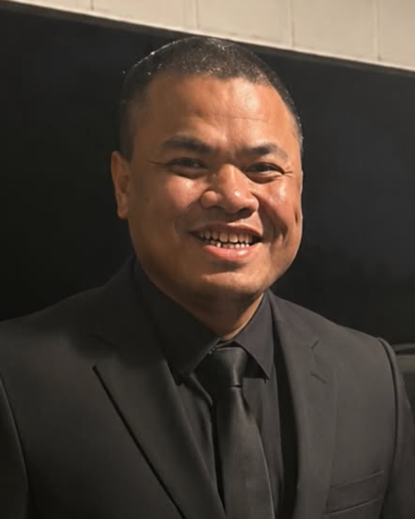 Albret Moya Profile Photo