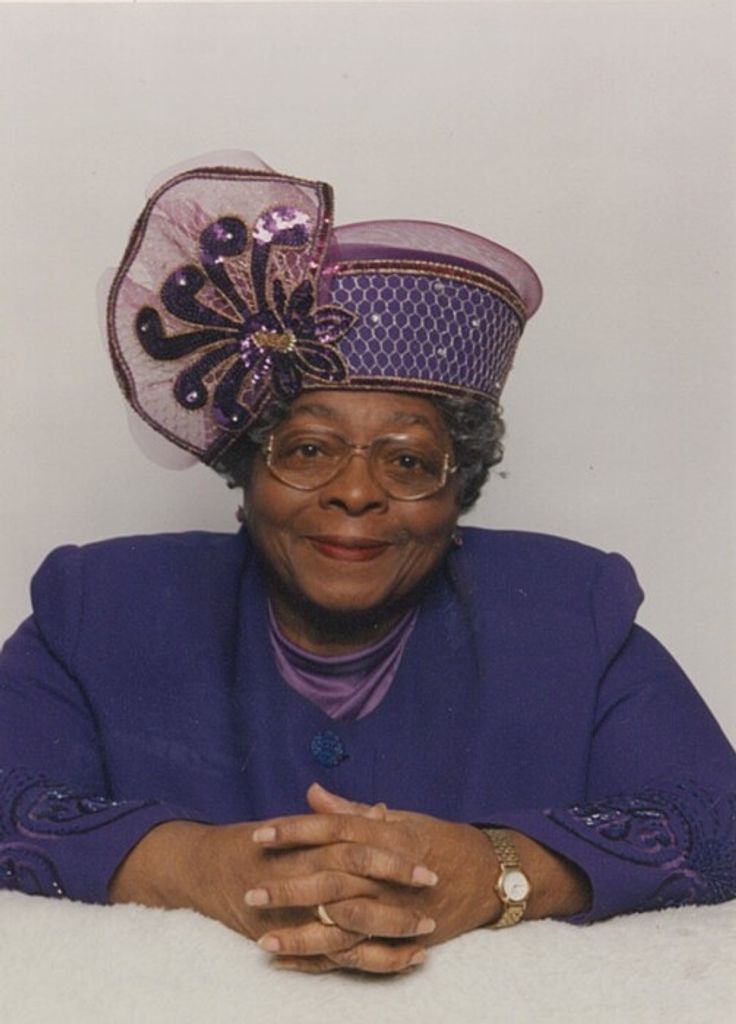 Evelyn (Roberts)  Collins