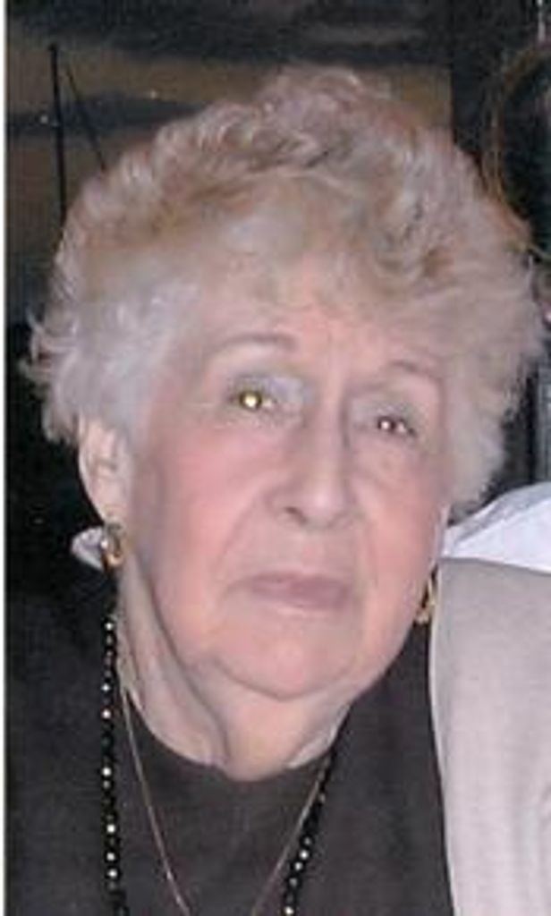 Evelyn "Lyn" Williams