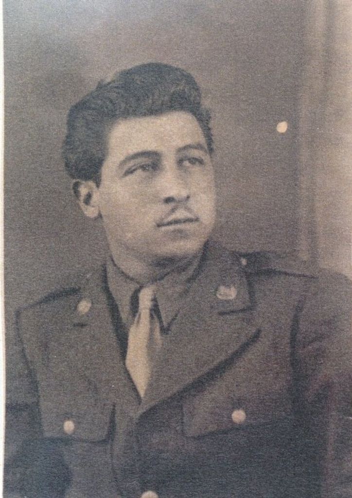 Charles Tapia