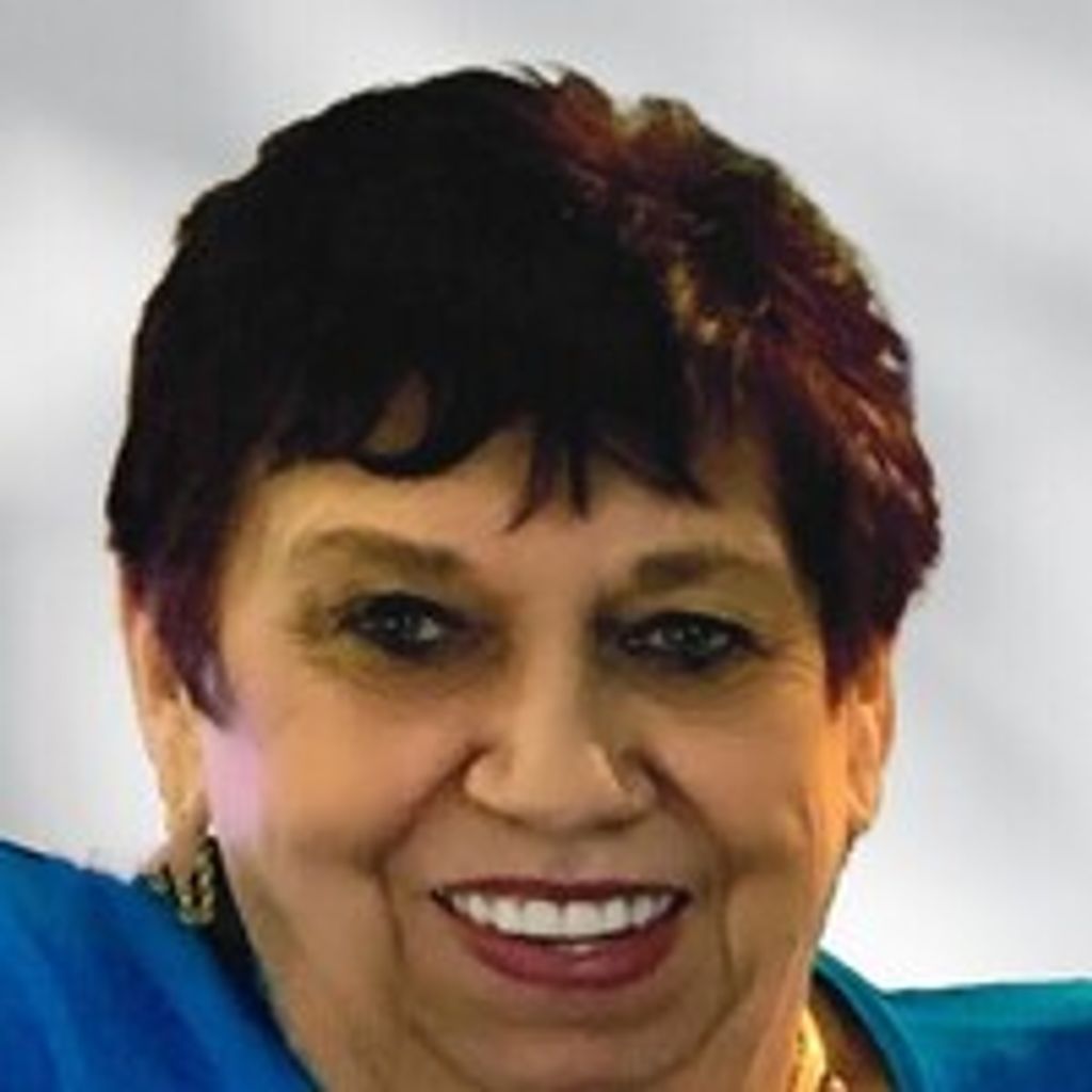 Suzanne Schmidt Profile Photo