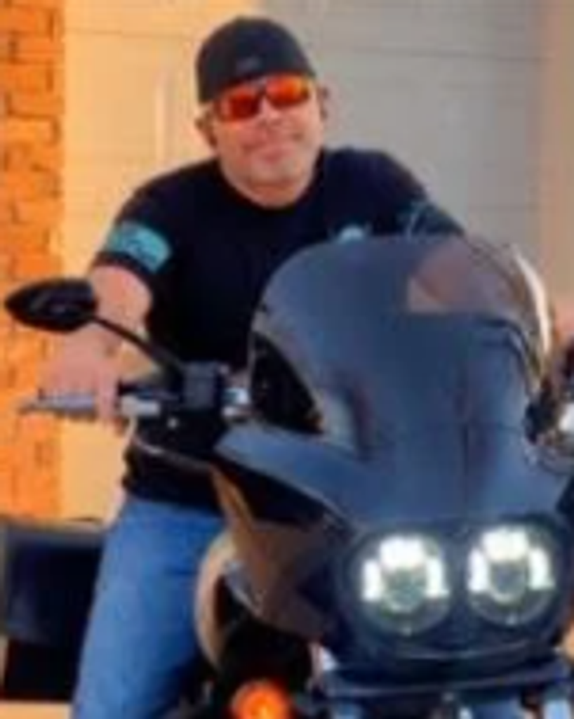 Alex Ontiveros Flores Profile Photo