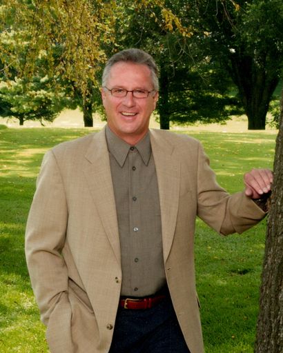 Lynn Toenges's obituary image