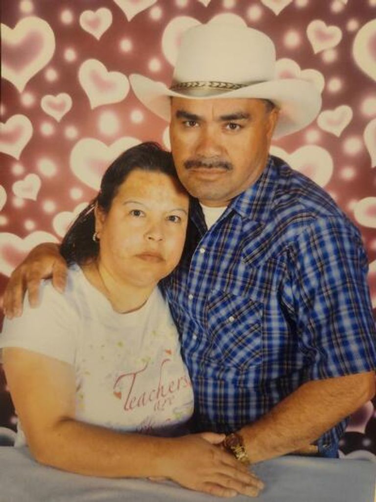 Javier Flores Profile Photo