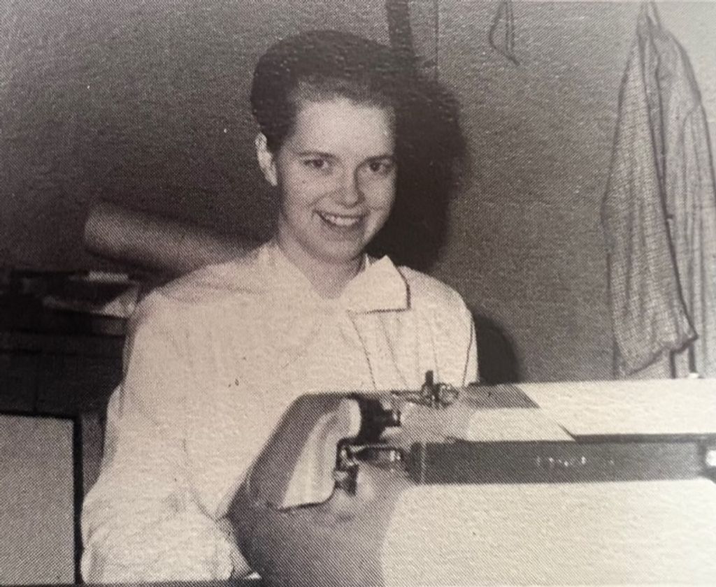 Linda (Henderson)  Morrow