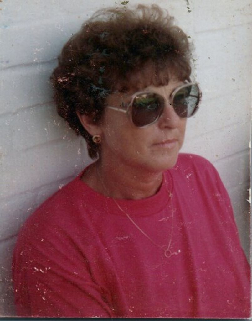 Wyn Estelle Luecke Profile Photo