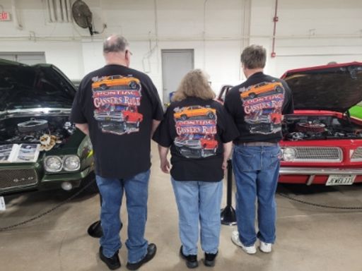 Jonathan Riem photo gallery thumbnail 1 of 3