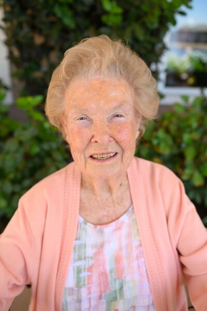Evelyn Lois Wall Profile Photo