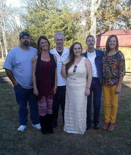 Linda Gail Borden Mcgee photo gallery thumbnail 30 of 74