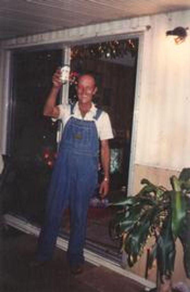 Wallace Russell Profile Photo