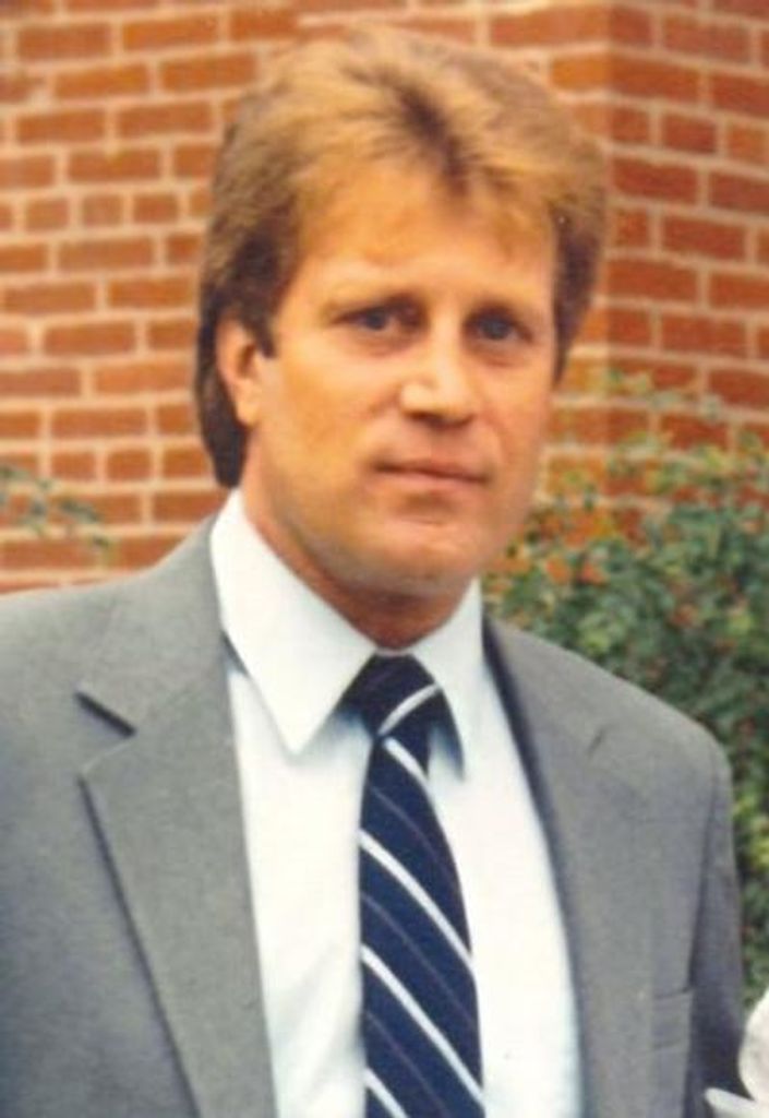 Lenna Charles "Lenny" Lawyer