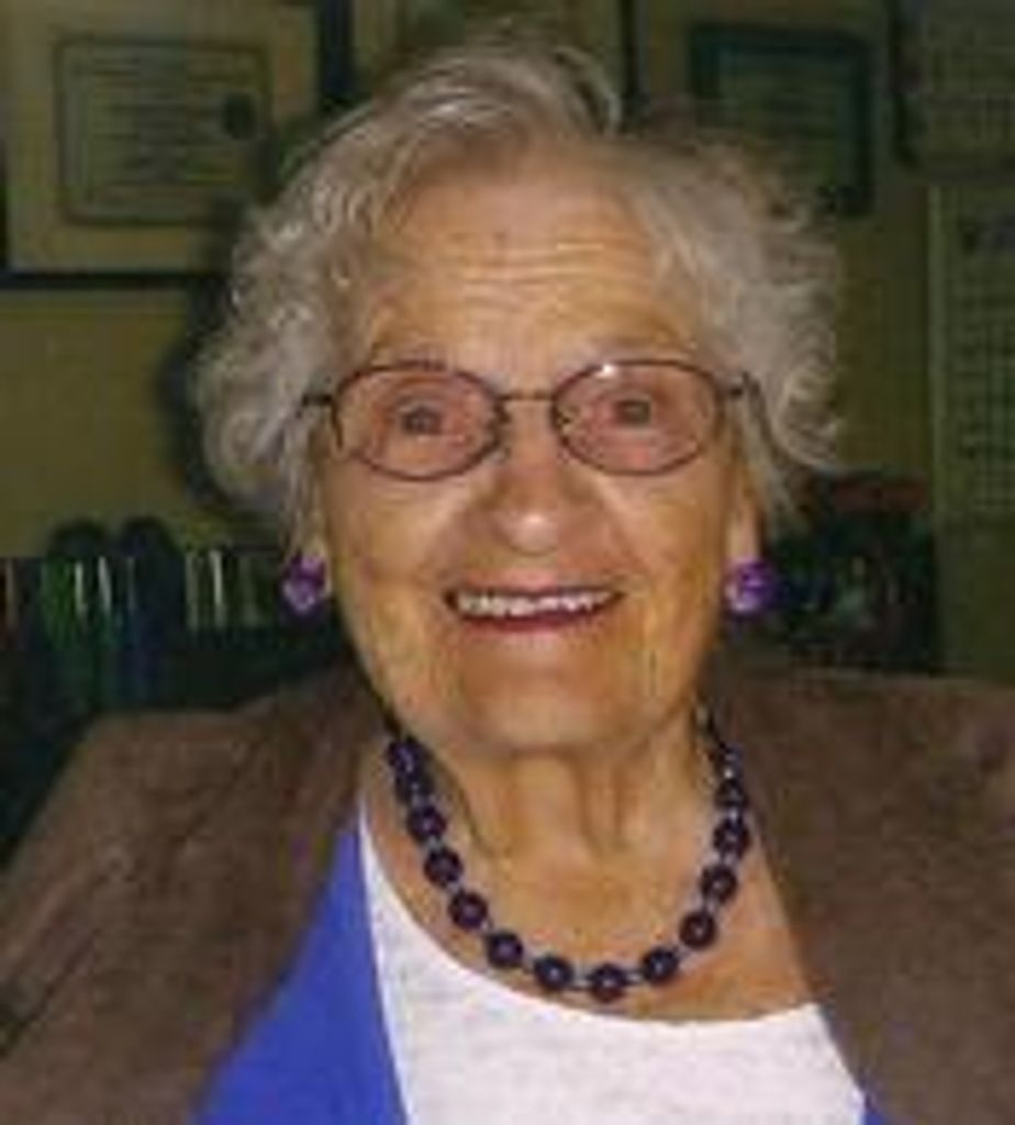 Wanda R. Siekierski (Nee Maksimowicz)