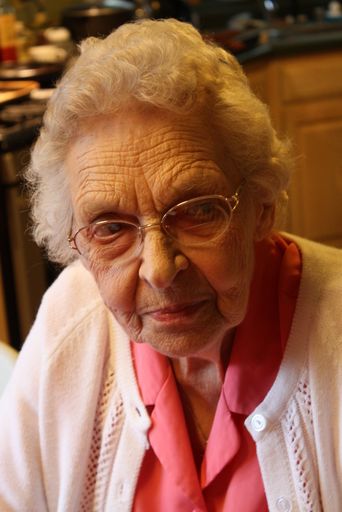 Evelyn "Miss Heide" Mae Heidebrecht photo gallery thumbnail 43 of 78