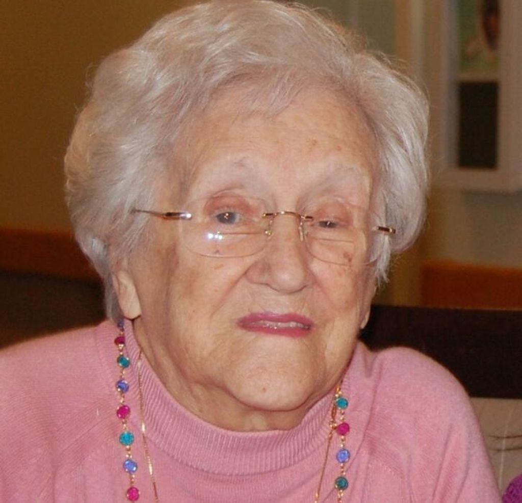 Yvonne Edna Hajec