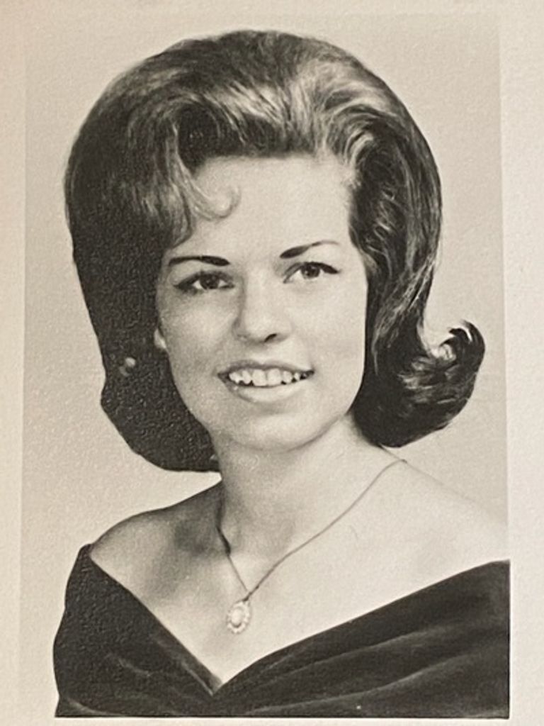 Elizabeth Len Wall Roberson Profile Photo