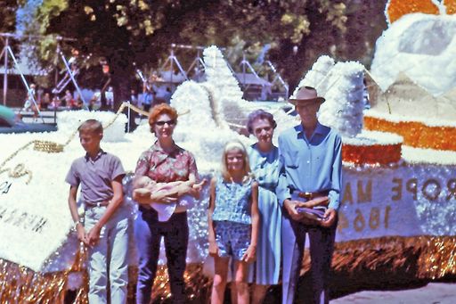 Marlene Giles photo gallery thumbnail 28 of 40