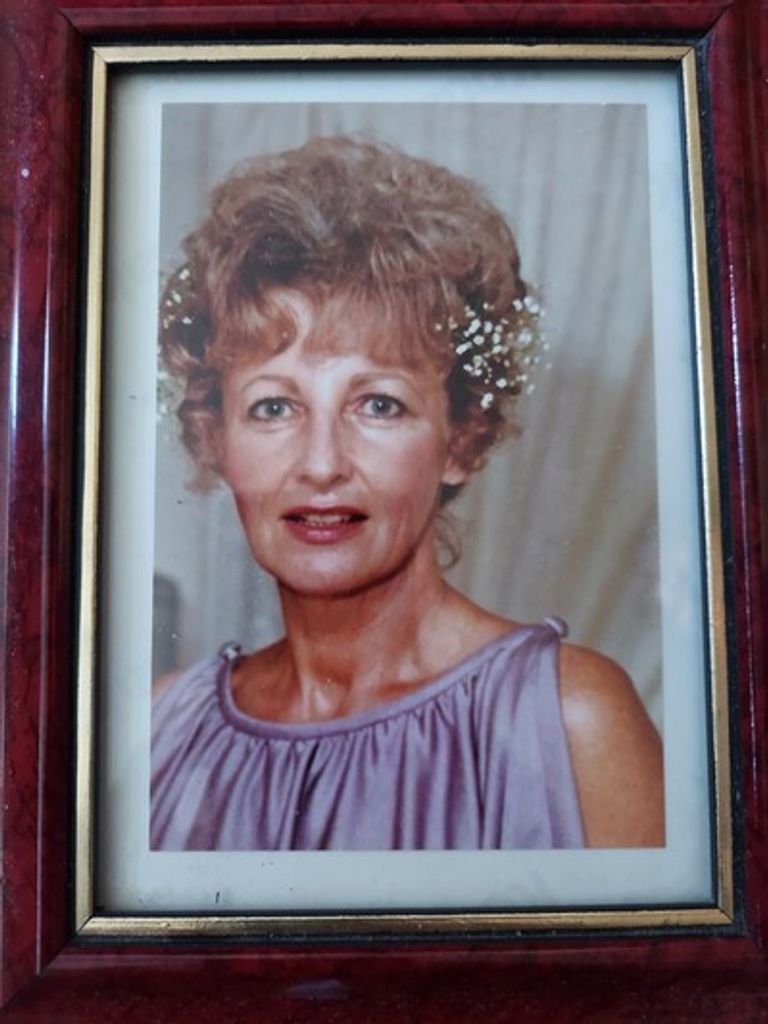 Helena B Smith Profile Photo