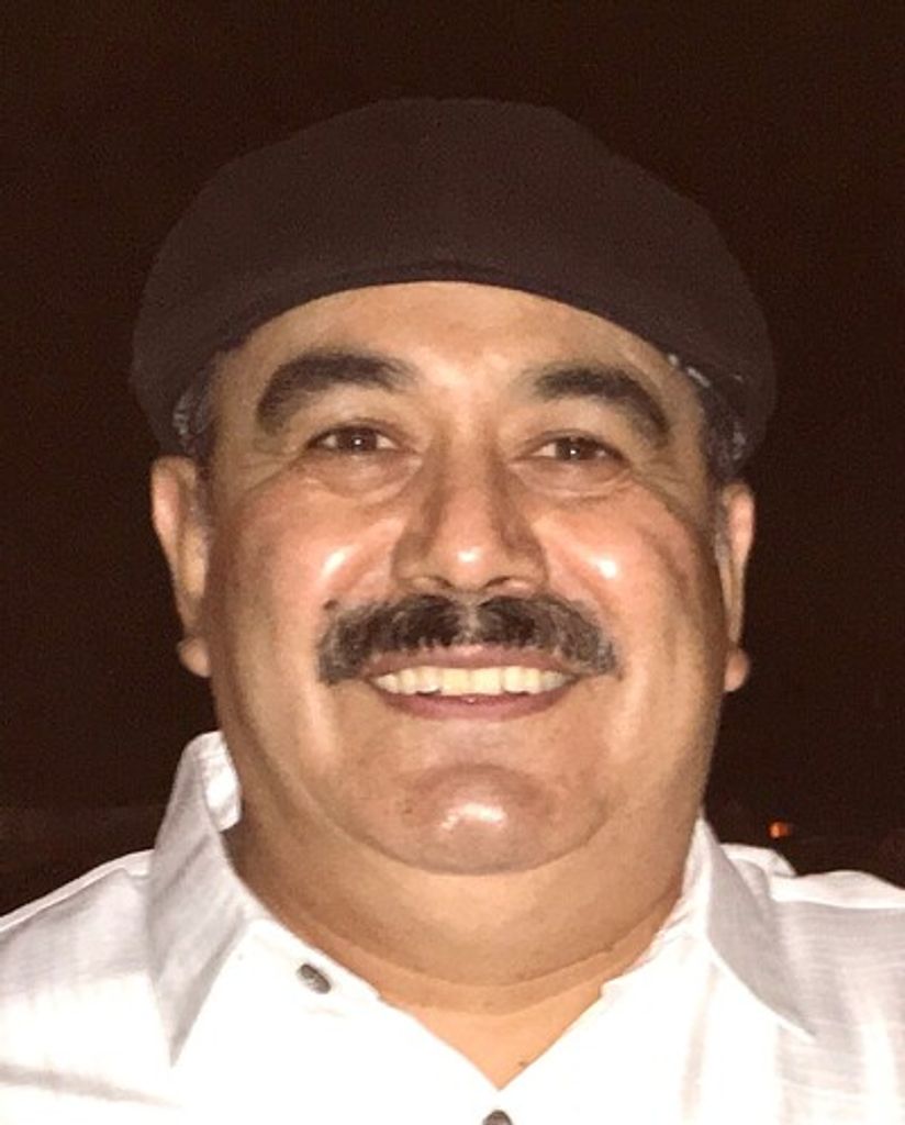 Salvador Viveros Profile Photo