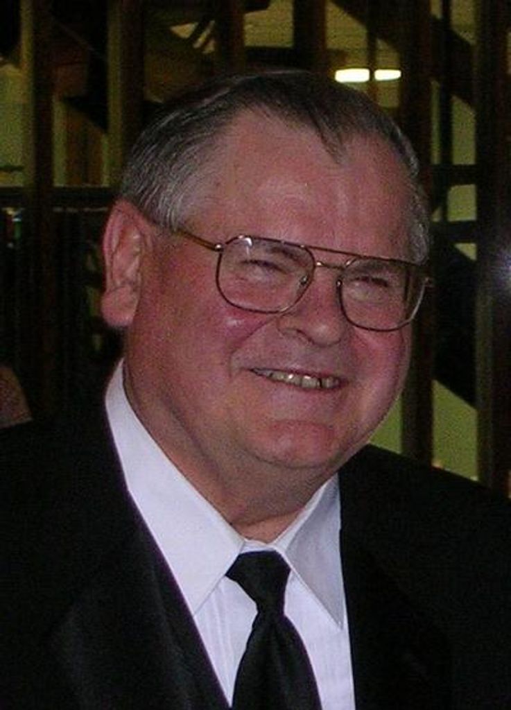 Leonard Charles Plueger Profile Photo