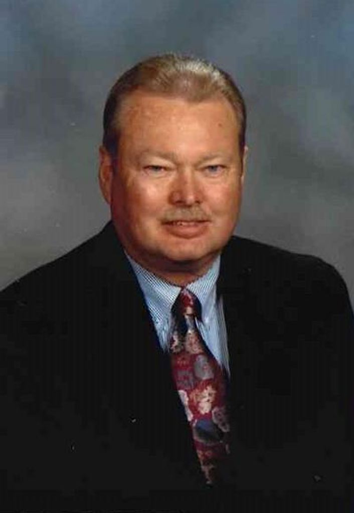 Aaron Lee Eggers Profile Photo