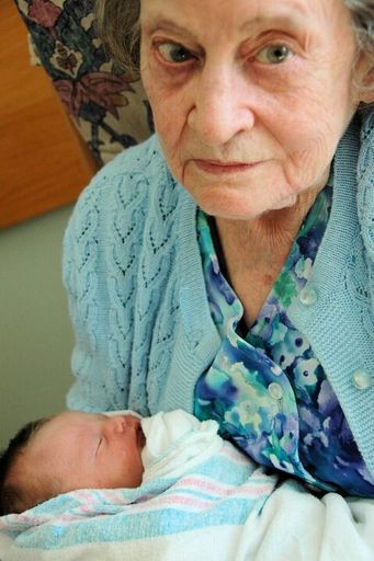 Beatrice Smith photo gallery thumbnail 23 of 91