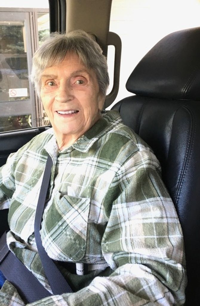 Violet Cox Profile Photo