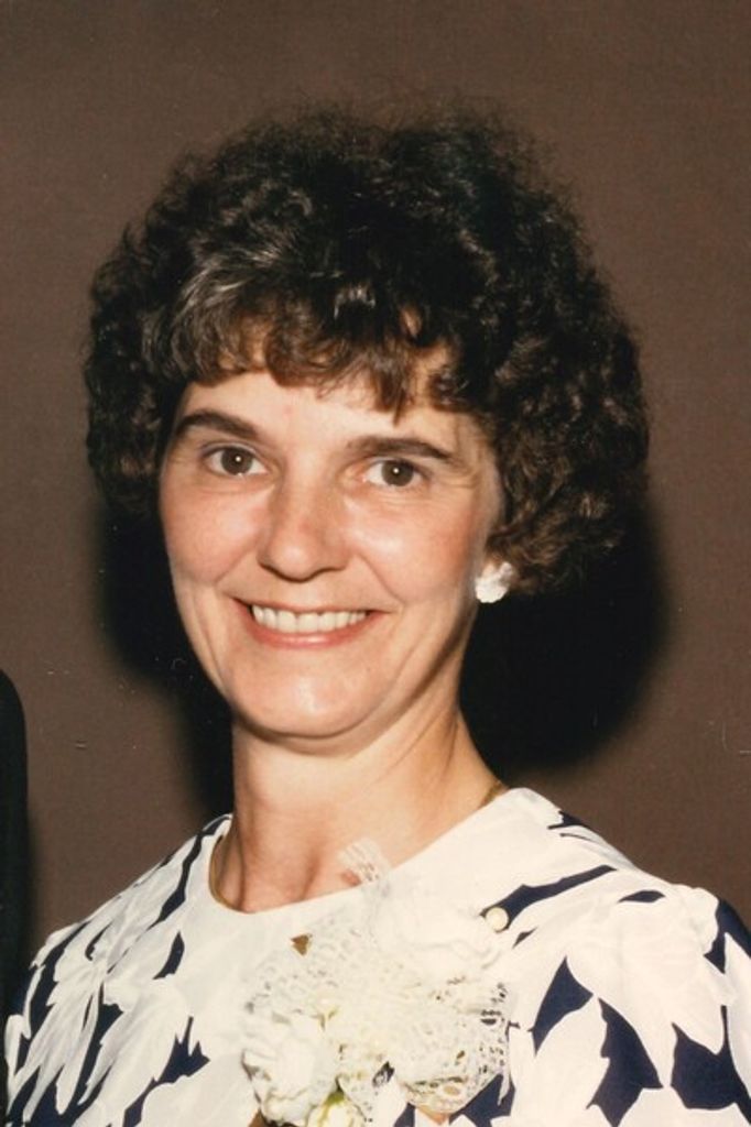 Ellen Ellis Profile Photo
