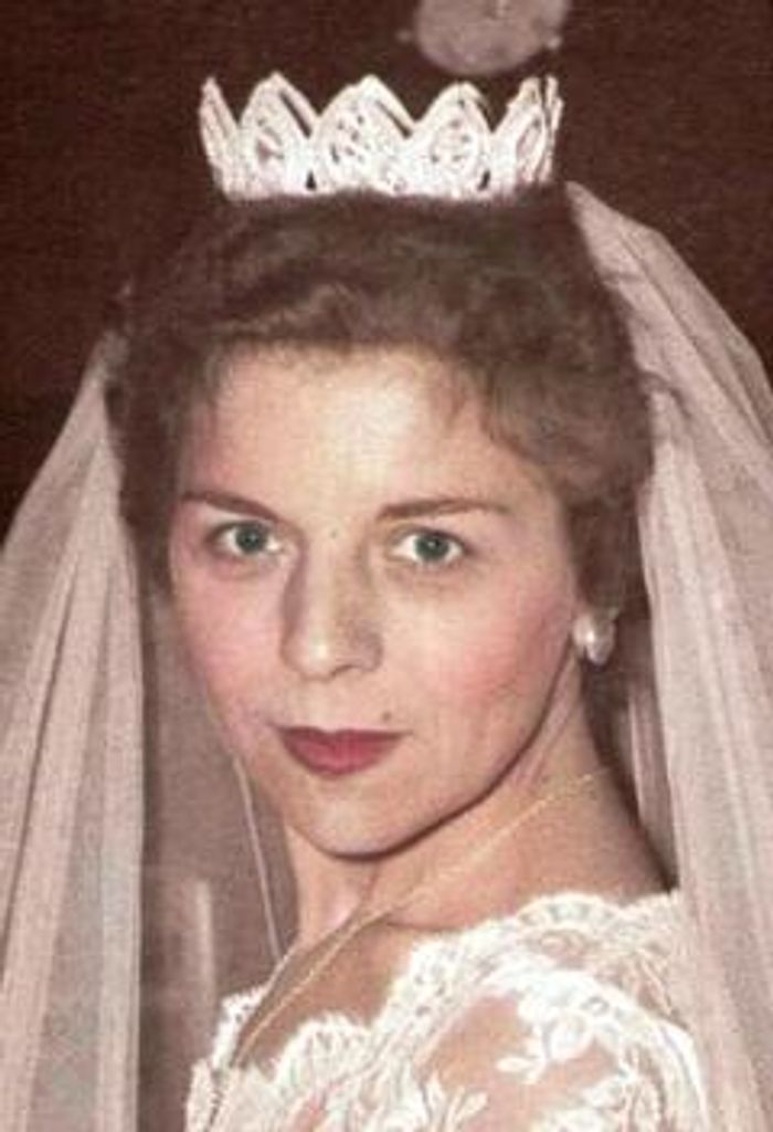 Anna G. (Gianzinetti)  Carbone