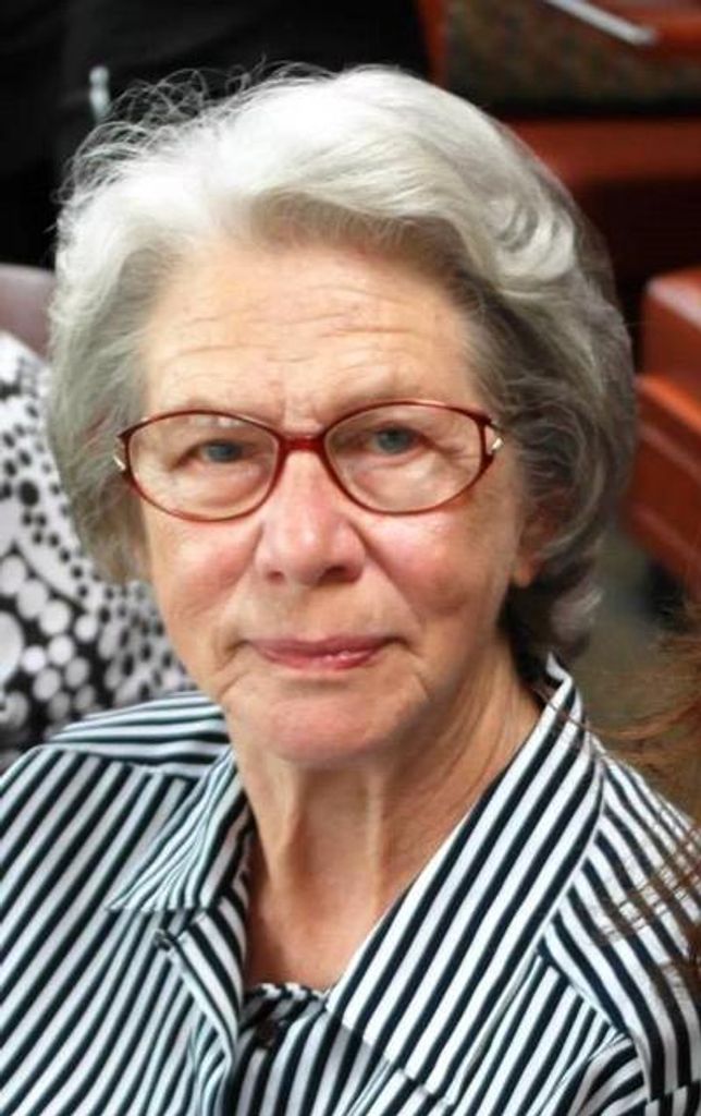 Maxine Hicks Profile Photo