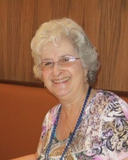 Gloria Lewis's obituary image