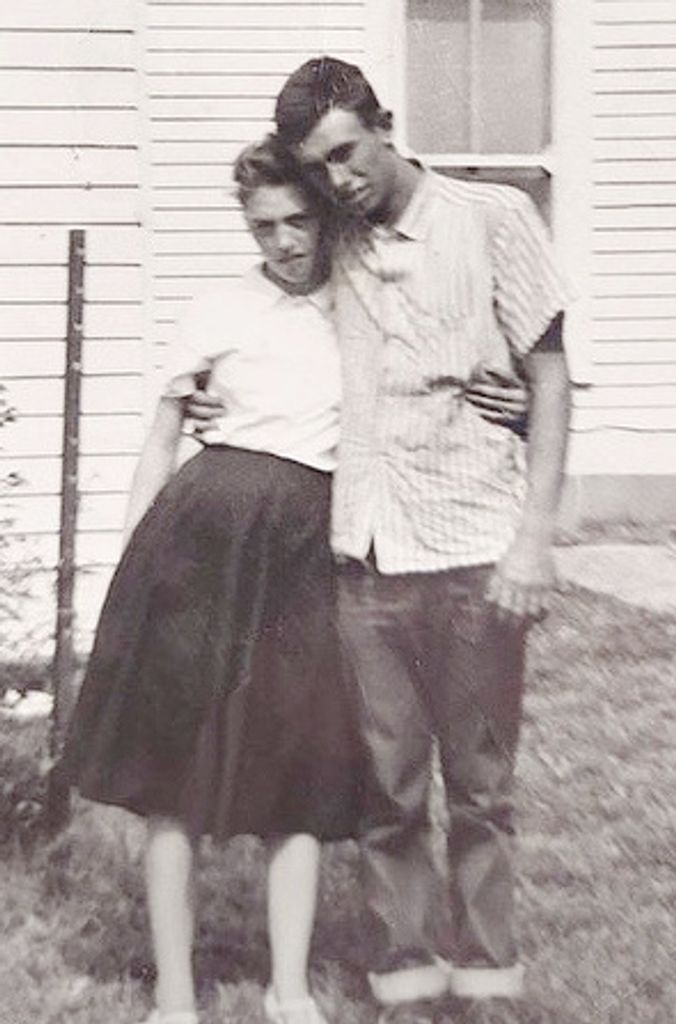 Linda (Newton)  Decker