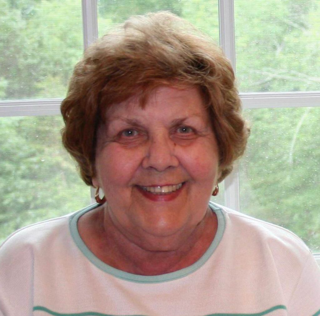 Lorraine Lee
