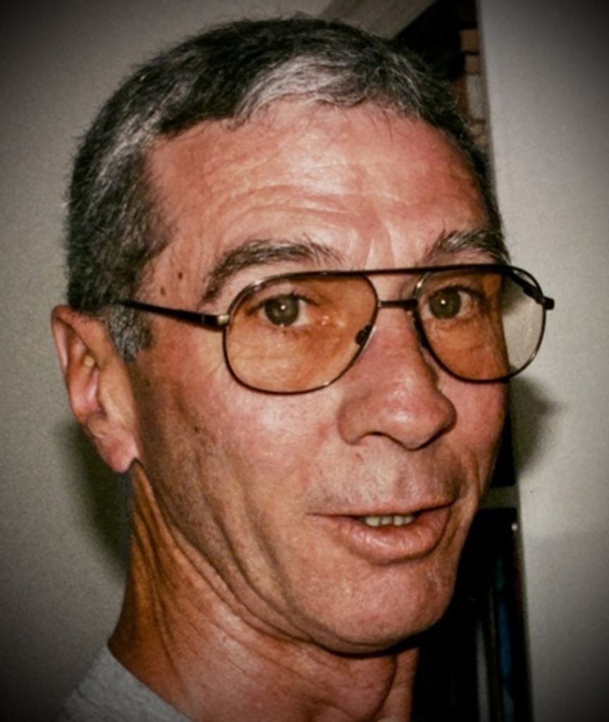 Robert "Bob" E Henningsen