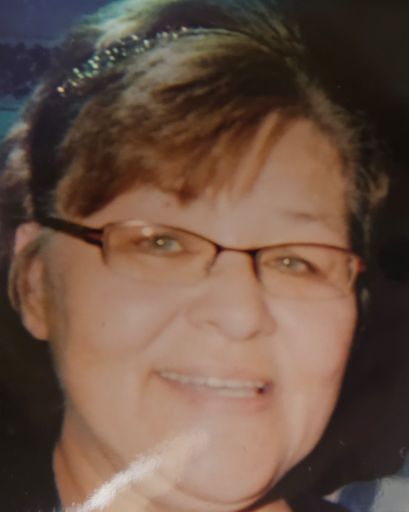Yvonne Chojnacki Hanąžį Mąąxi ga (Stands on a Cloud) Profile Photo