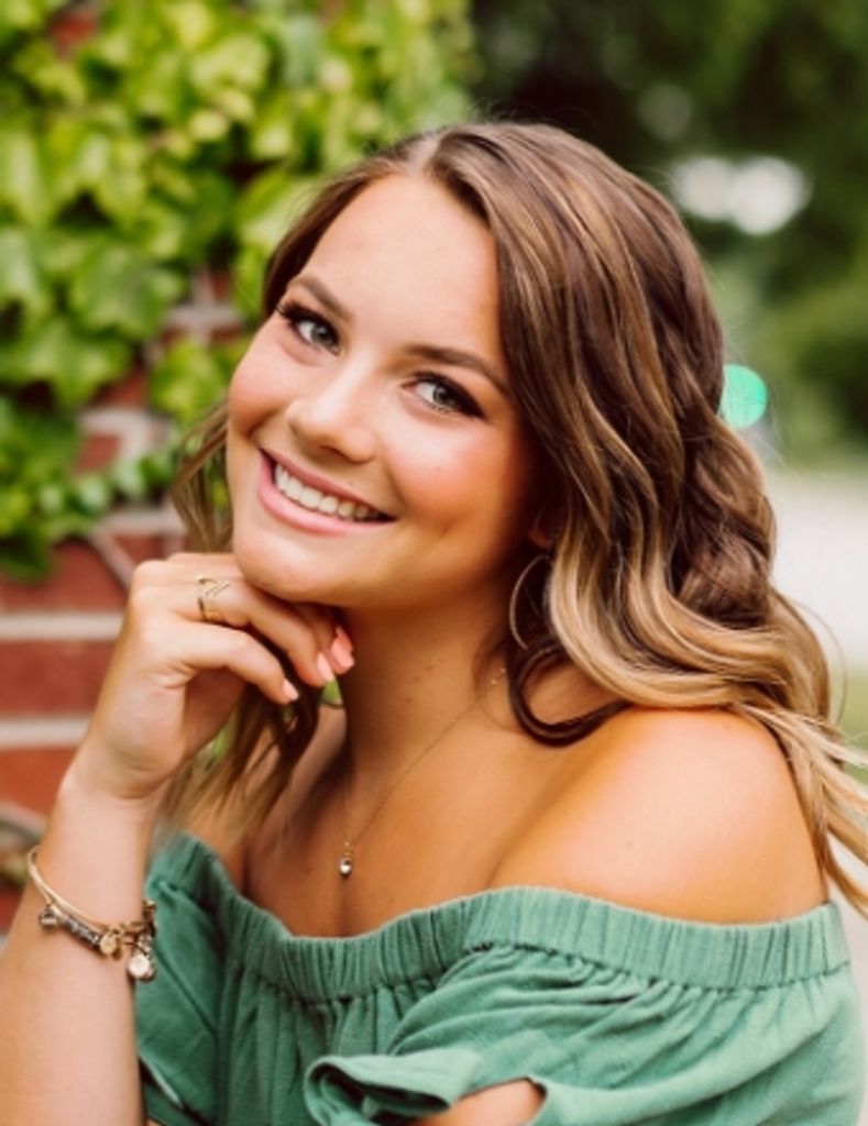 Ellie Schneider Profile Photo