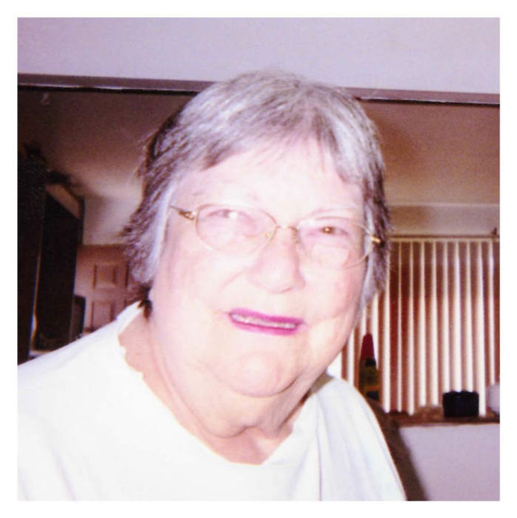 Evelyn J Blasdell