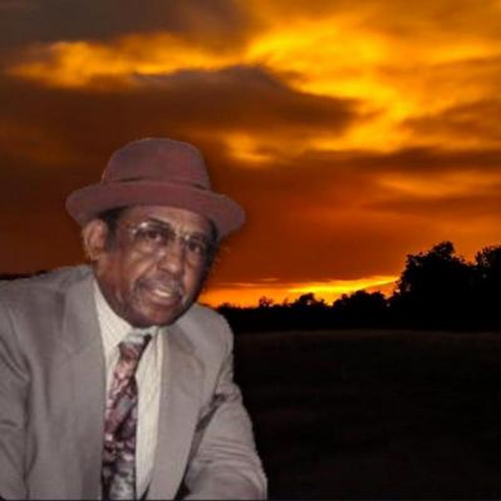 Julian Sonny Holt Profile Photo