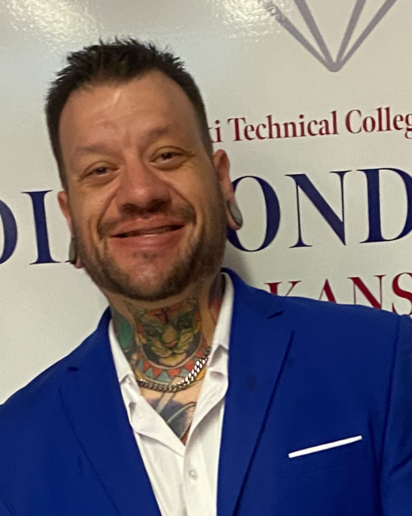 Thomas Mario Vance Profile Photo